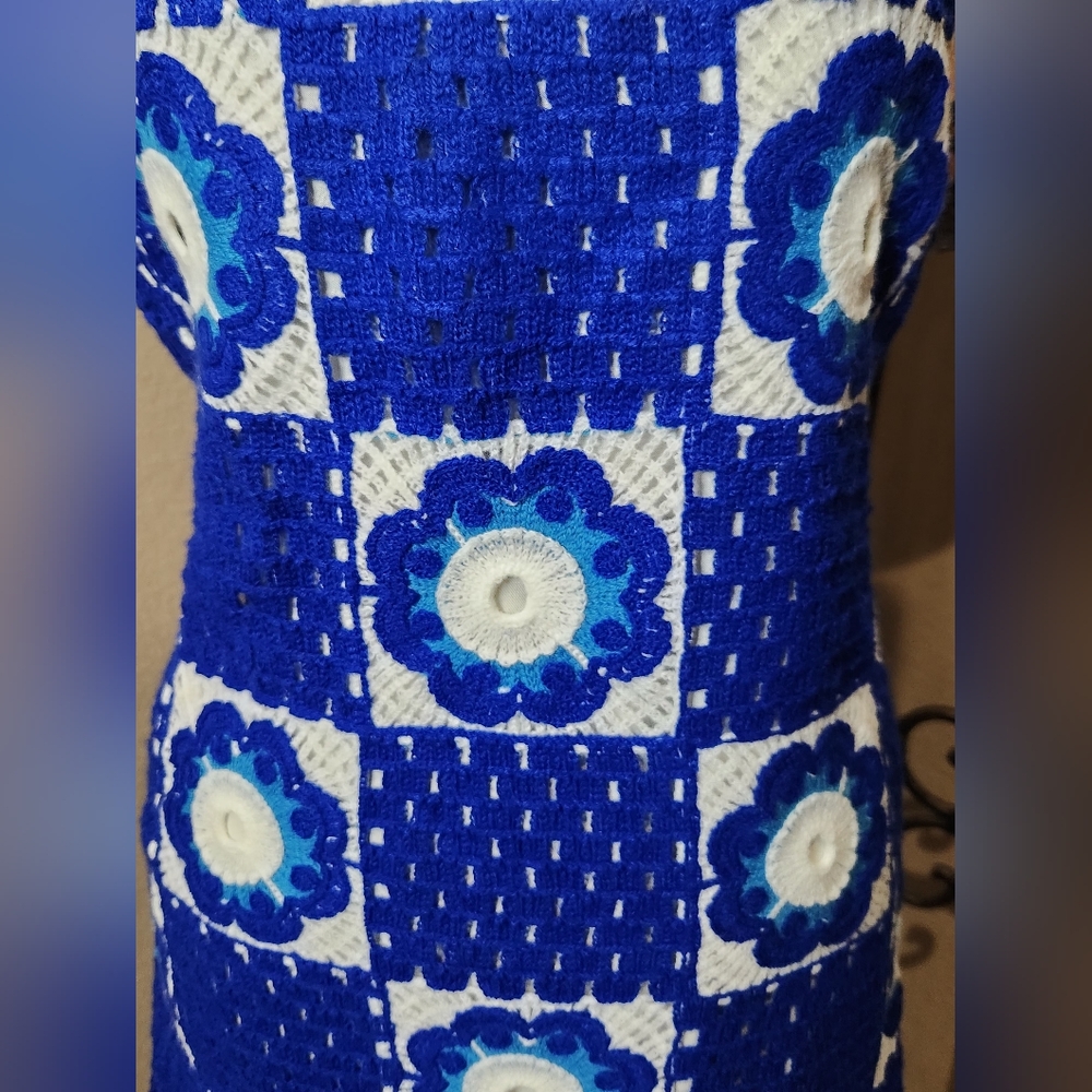 Chelsea & Violet Blue and White Crochet Floral Dress. Size L. NWT - Picture 2 of 10